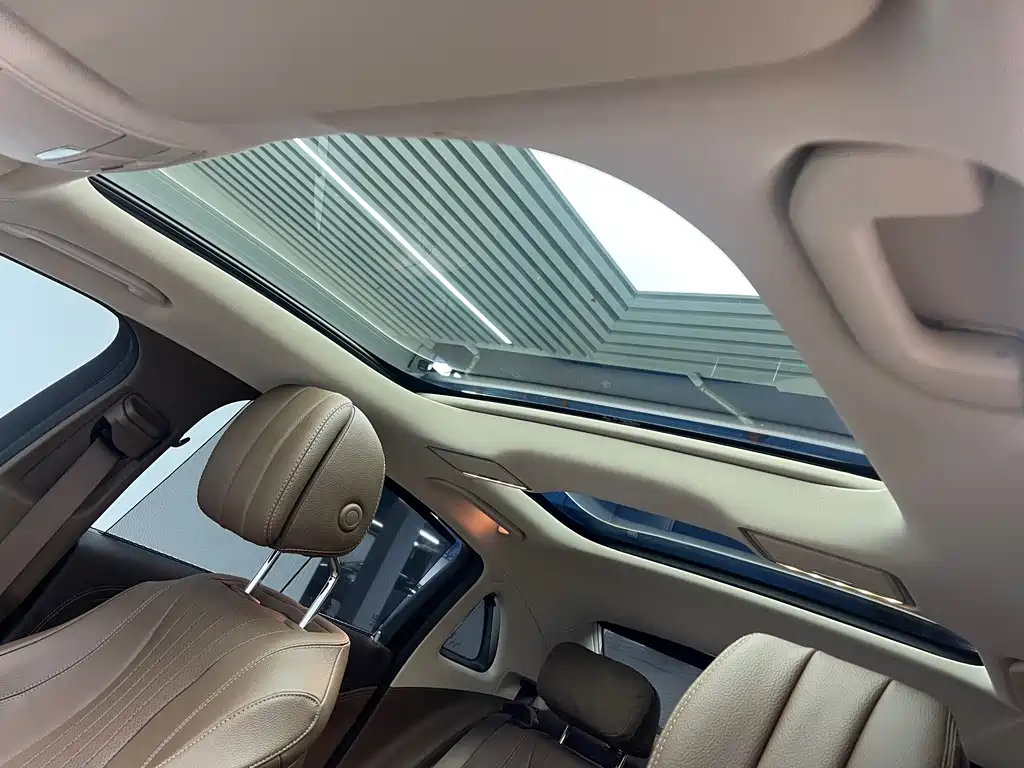 Mercedes-Benz E-Class 2021 — фото 15
