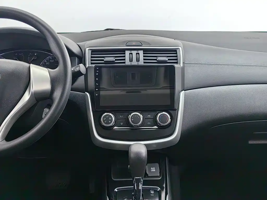 Nissan Tiida 2020 — фото 12