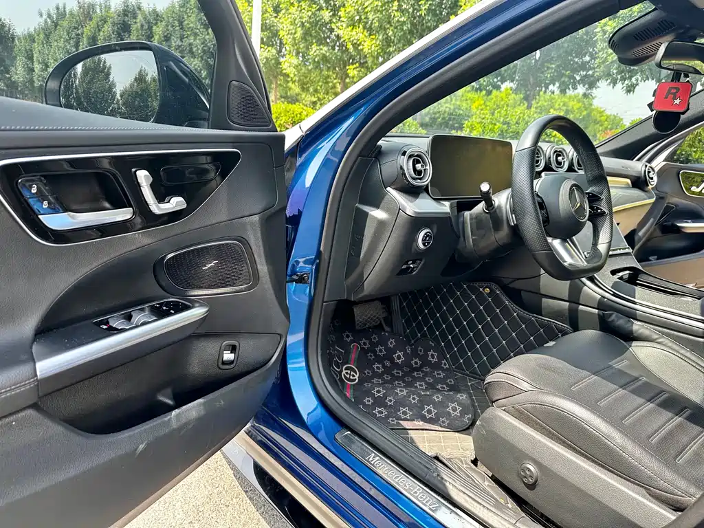 Mercedes-Benz C-Class 2022 — фото 11