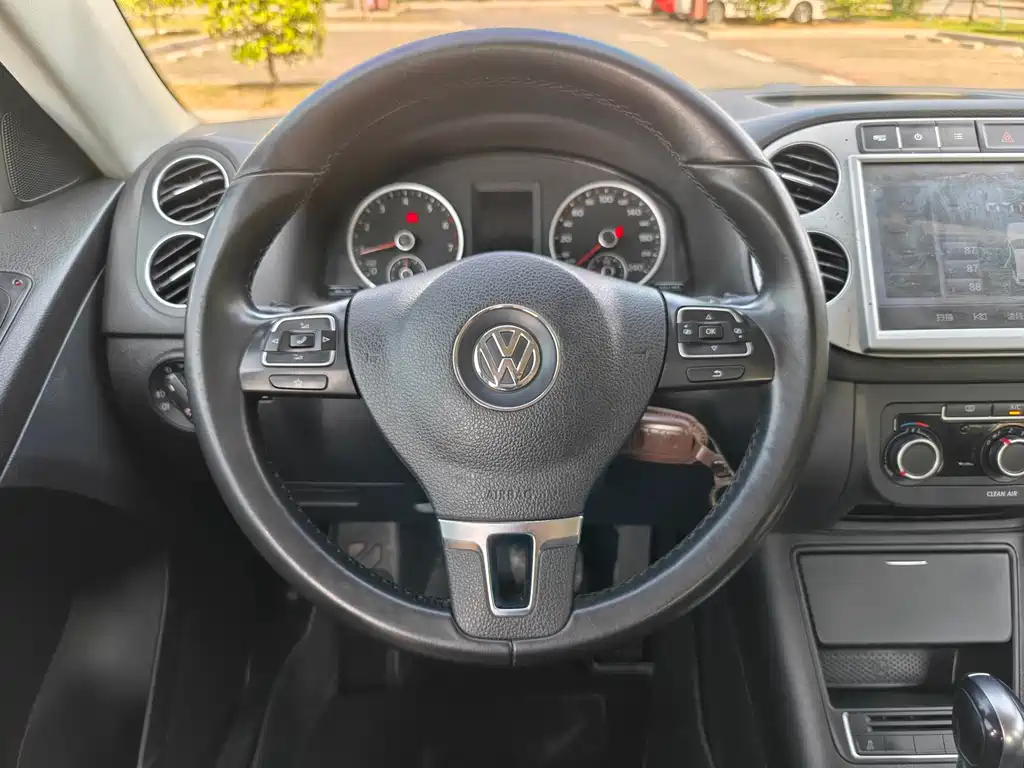 Volkswagen Tiguan 2016 — фото 14