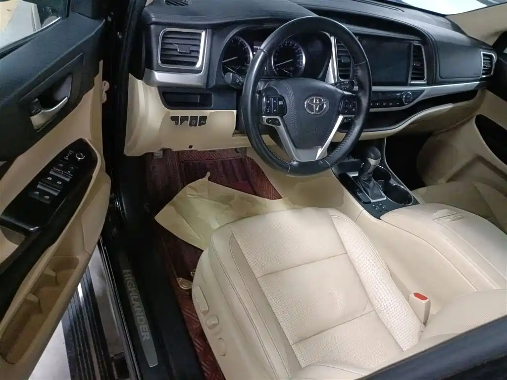 Toyota Highlander 2020 — фото 13