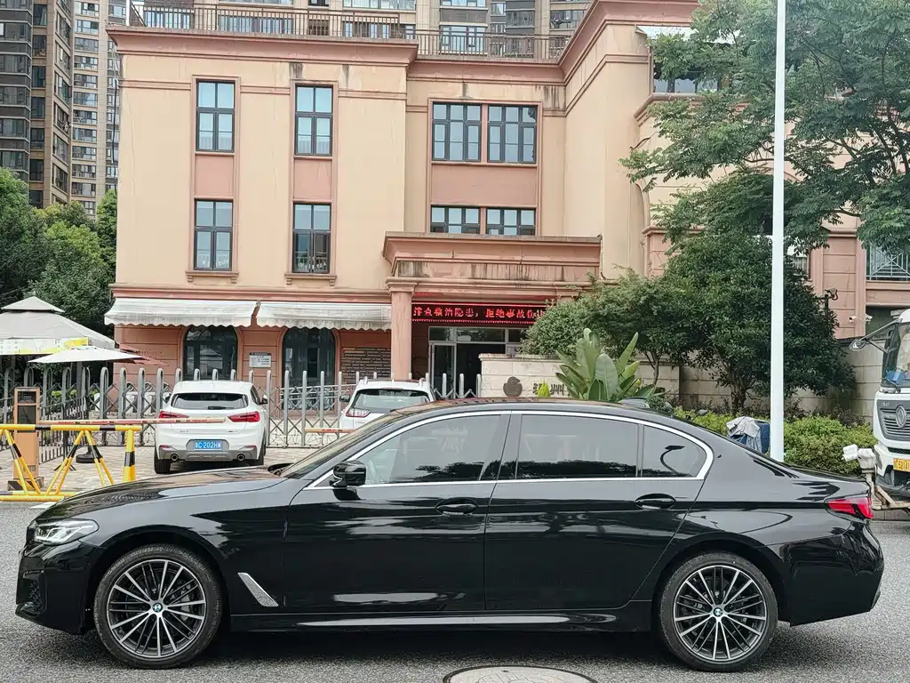 BMW 5 Series 2023