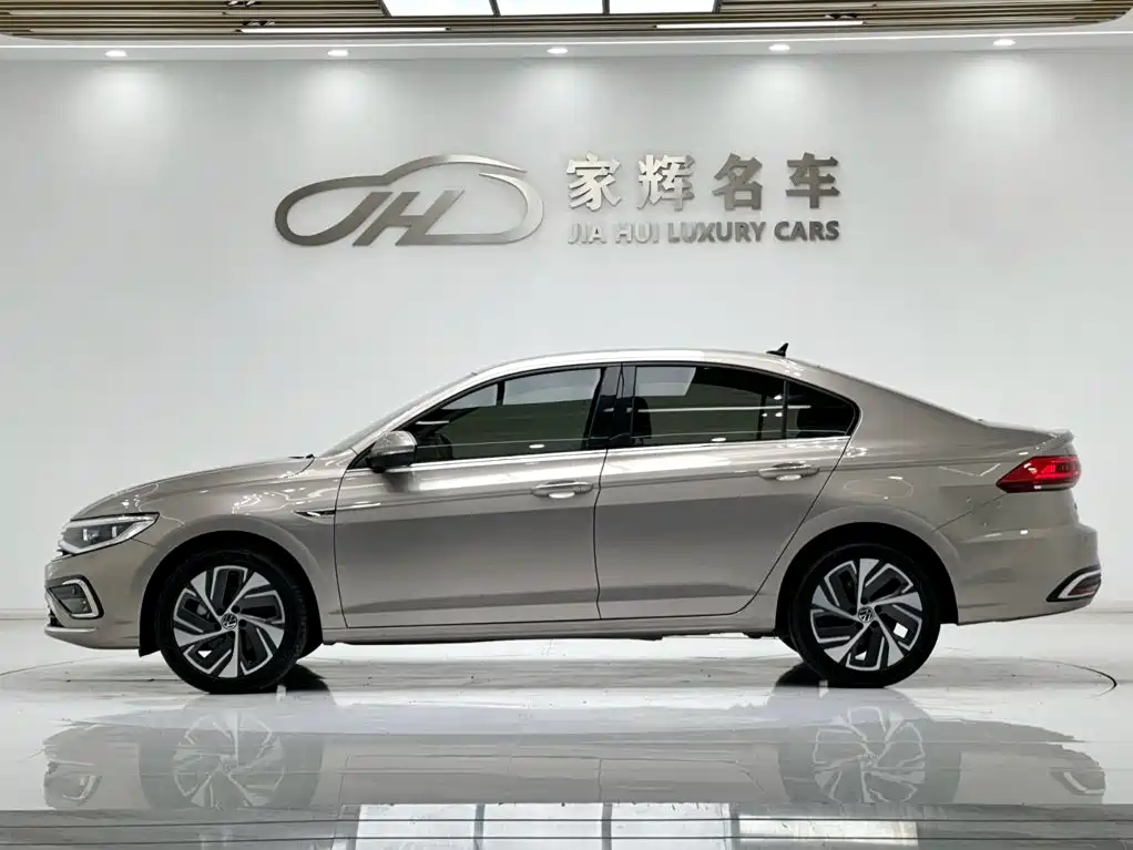 Volkswagen Bora 2023