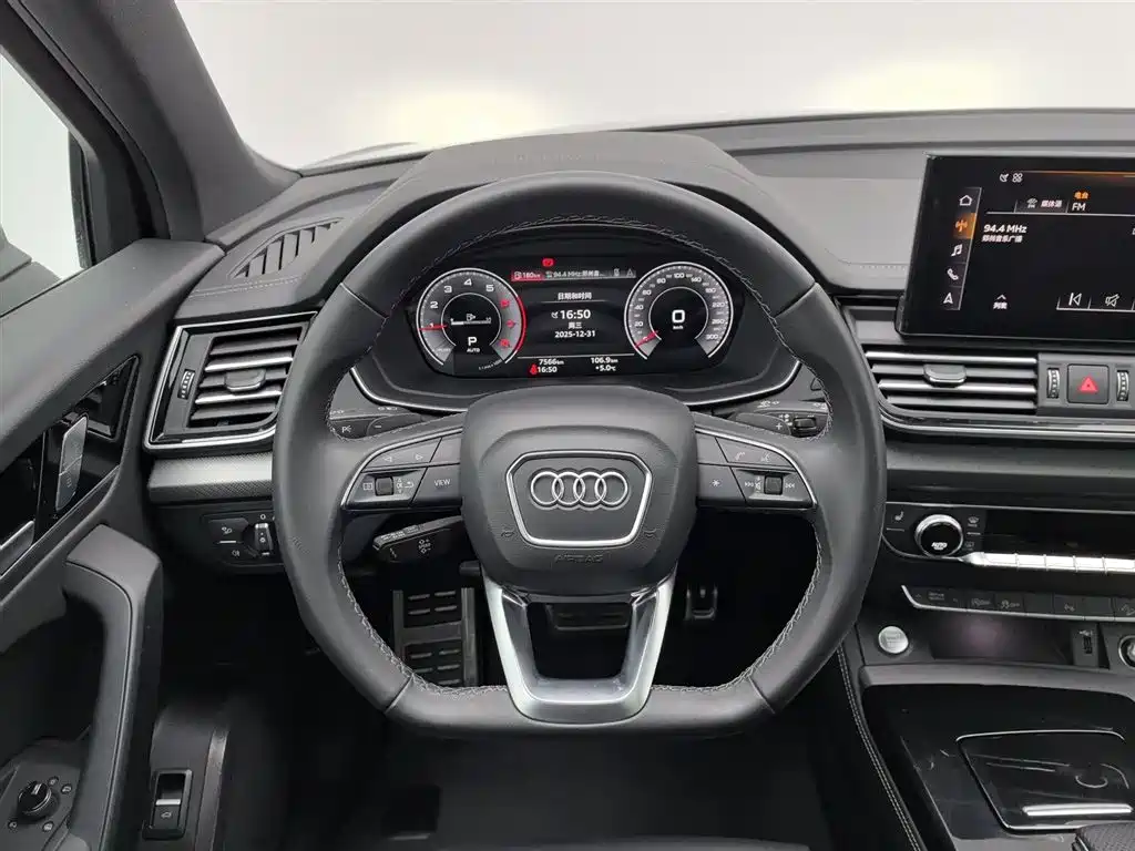 Audi Q5L 2025 — фото 11