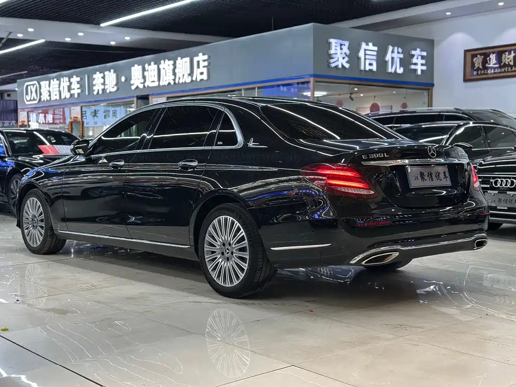 Mercedes-Benz E-Class 2020 — фото 19