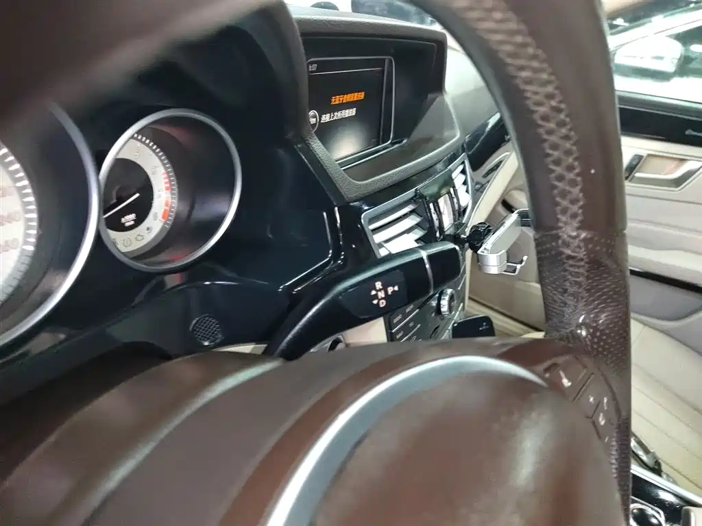 Mercedes-Benz E-Class 2015 — фото 14