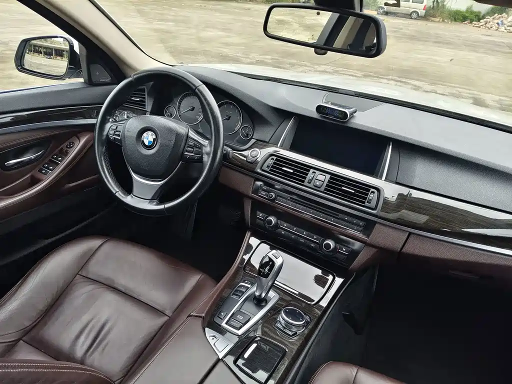 BMW 5 Series 2013 — фото 13