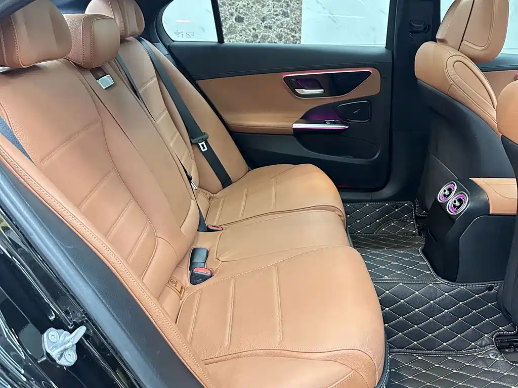 Mercedes-Benz C-Class 2023 — фото 12