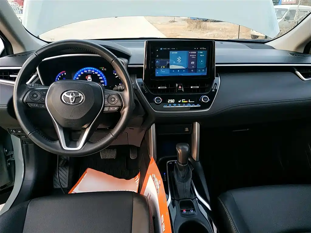 Toyota Corolla Cross 2022 — фото 7