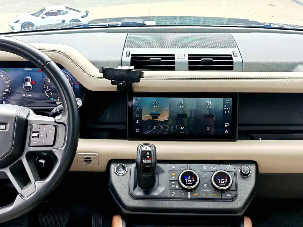 Land Rover Defender 2022 — фото 15