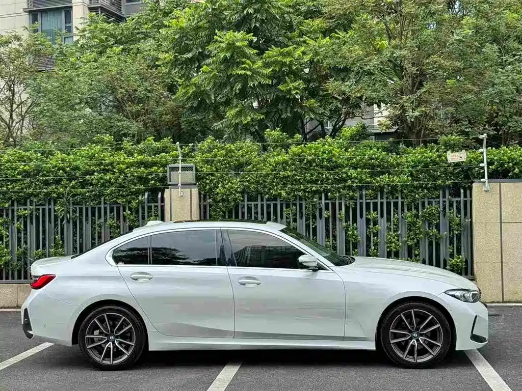 BMW 3 Series 2023