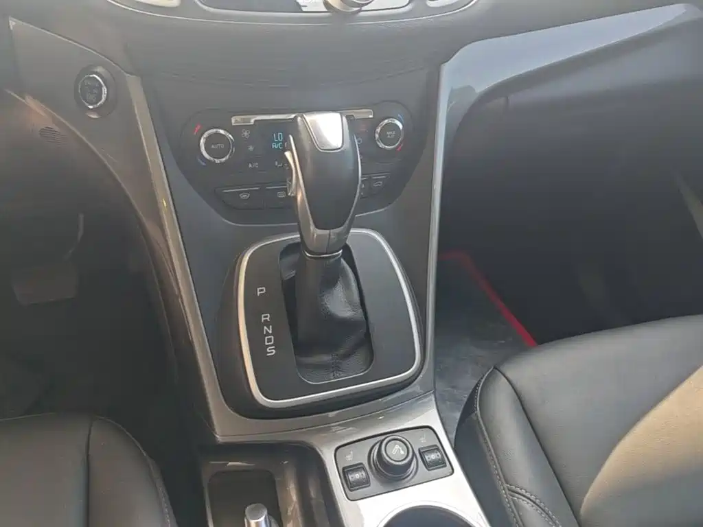 Ford Kuga 2016 — фото 14