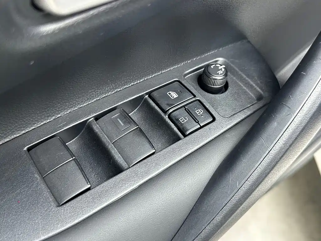 Toyota Corolla 2023 — фото 10