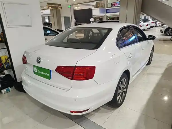 Volkswagen Sagitar 2018