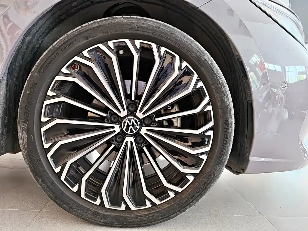 Volkswagen Passat 2024 — фото 15