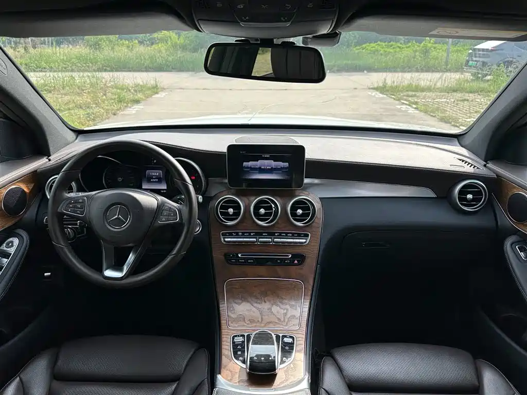 Mercedes-Benz GLC 2019 — фото 11