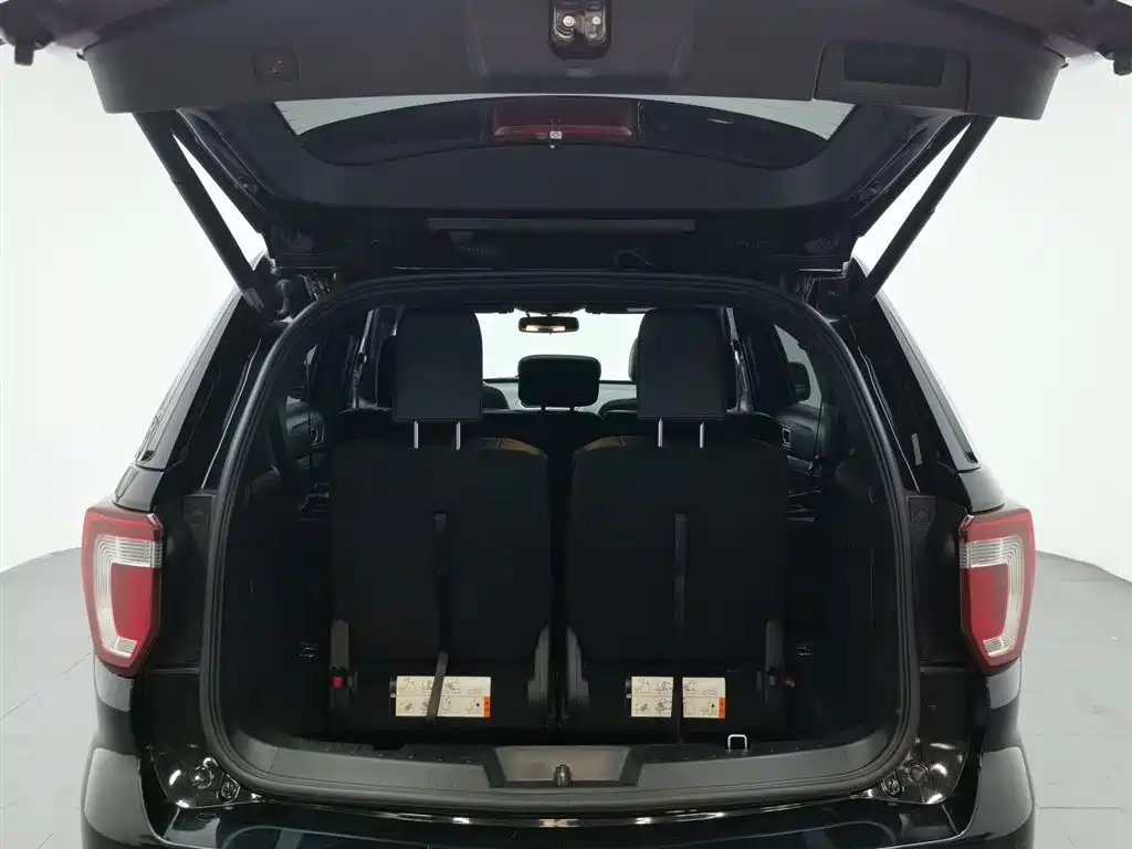 Ford Explorer 2018 — фото 16