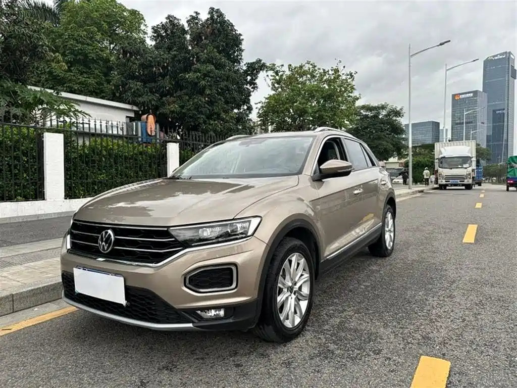 Volkswagen T-Roc 2021 — фото 1