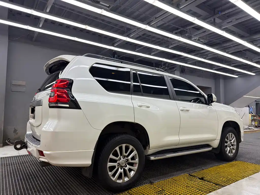 Toyota Prado 2019 — фото 6