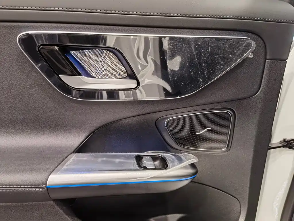 Mercedes-Benz C-Class 2025 — фото 14