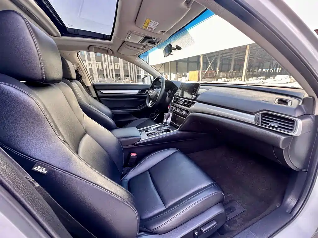 Honda Accord 2018 — фото 11