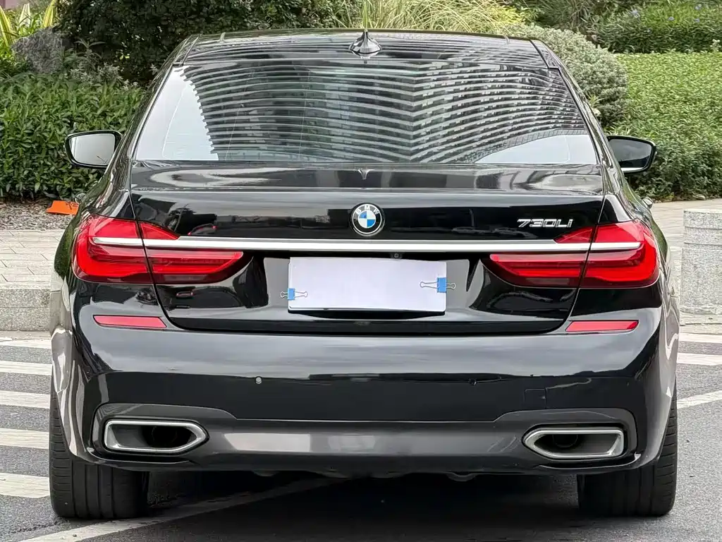BMW 7 Series 2018 — фото 8