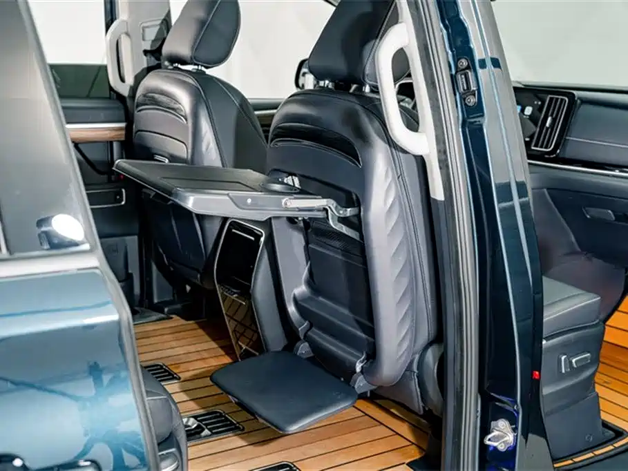 GAC Motor Trumpchi M8 2022 — фото 20