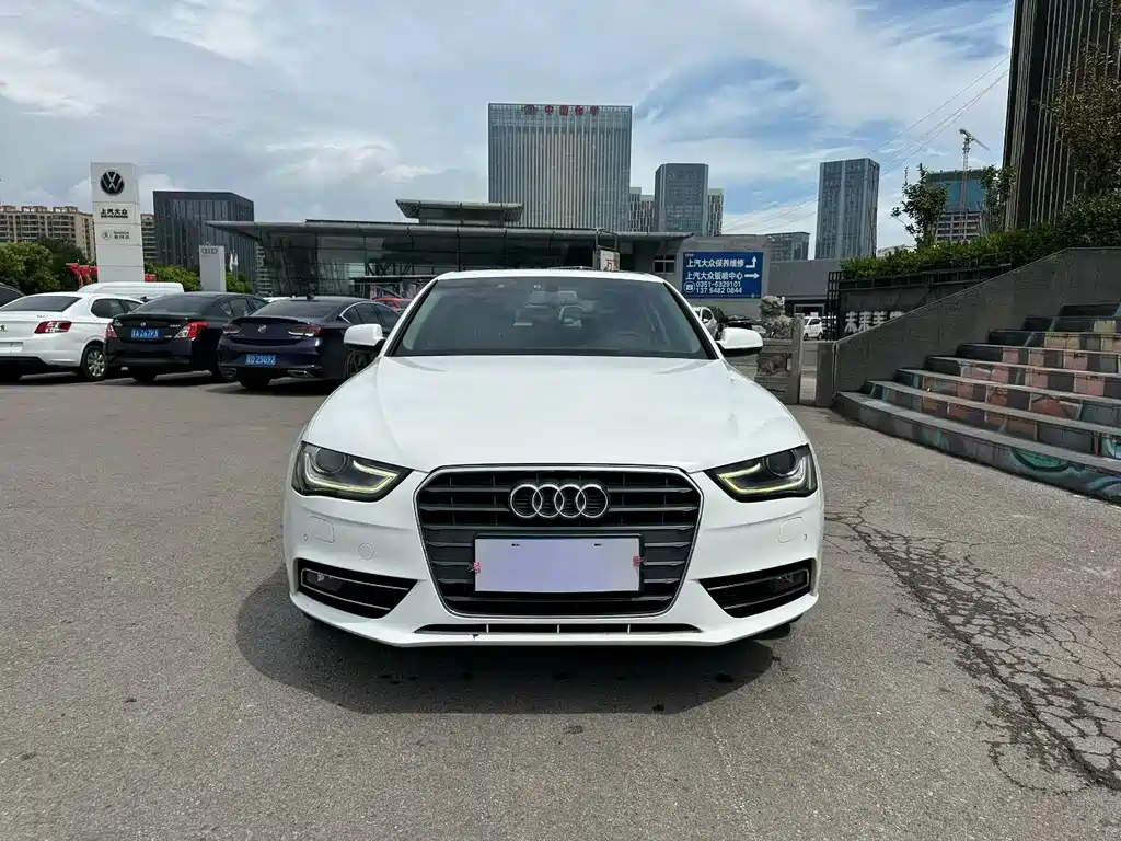 Audi A4L 2015