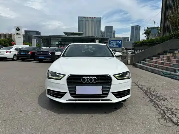 Audi A4L 2015
