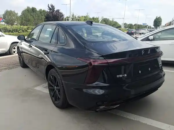 Hongqi H5 2026