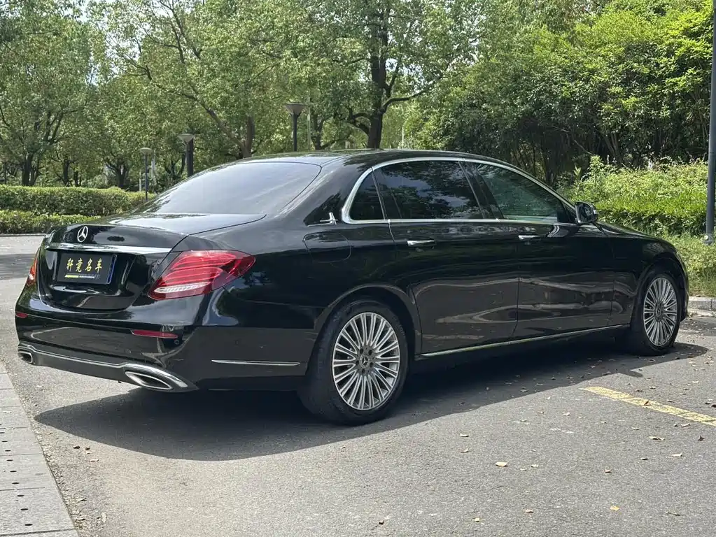 Mercedes-Benz E-Class 2020 — фото 27
