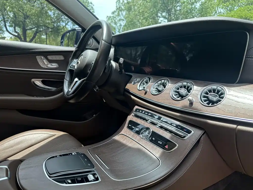 Mercedes-Benz E-Class 2020 — фото 16
