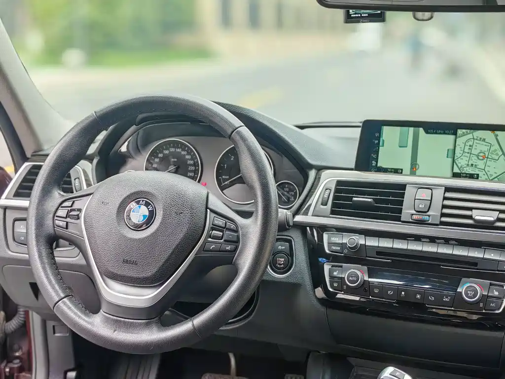 BMW 3 Series 2017 — фото 9