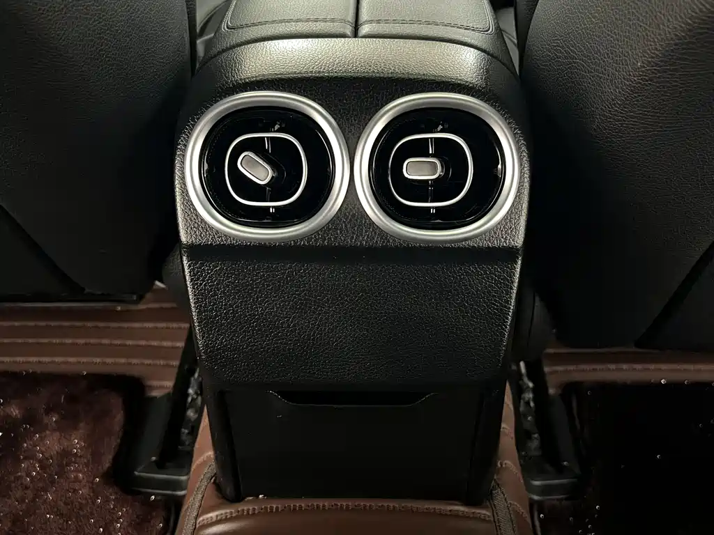 Mercedes-Benz C-Class 2022 — фото 13
