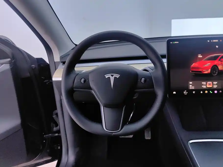 Tesla Model Y 2023 — фото 15