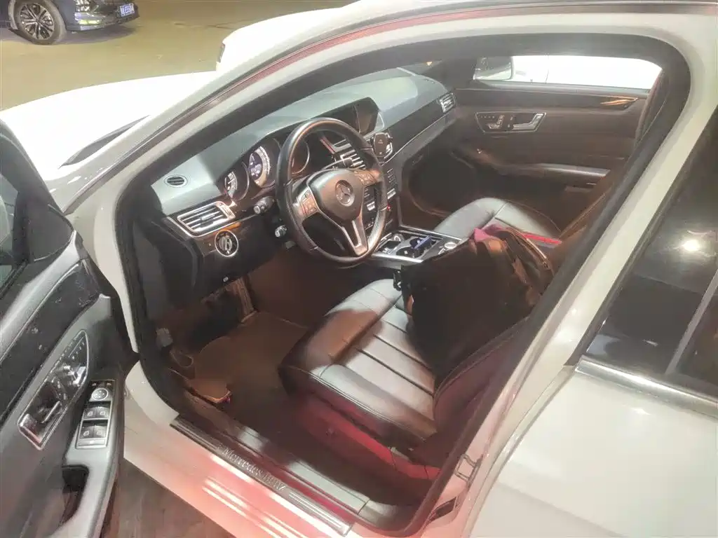Mercedes-Benz E-Class 2015 — фото 15