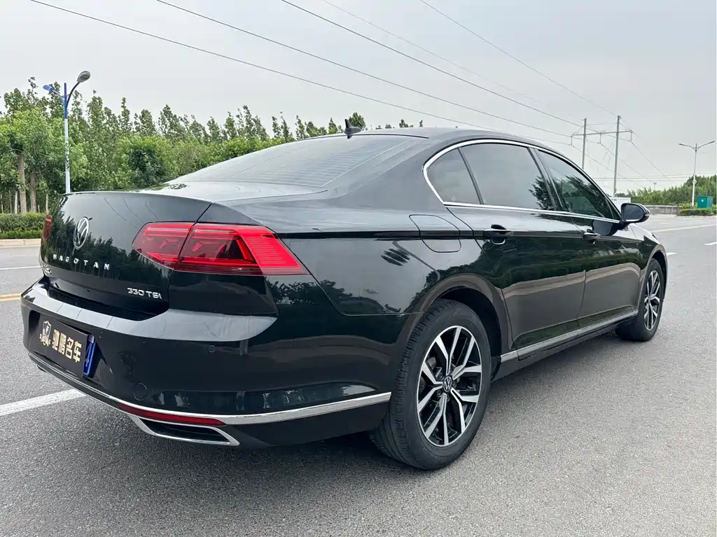 Volkswagen Magotan 2023 — фото 6