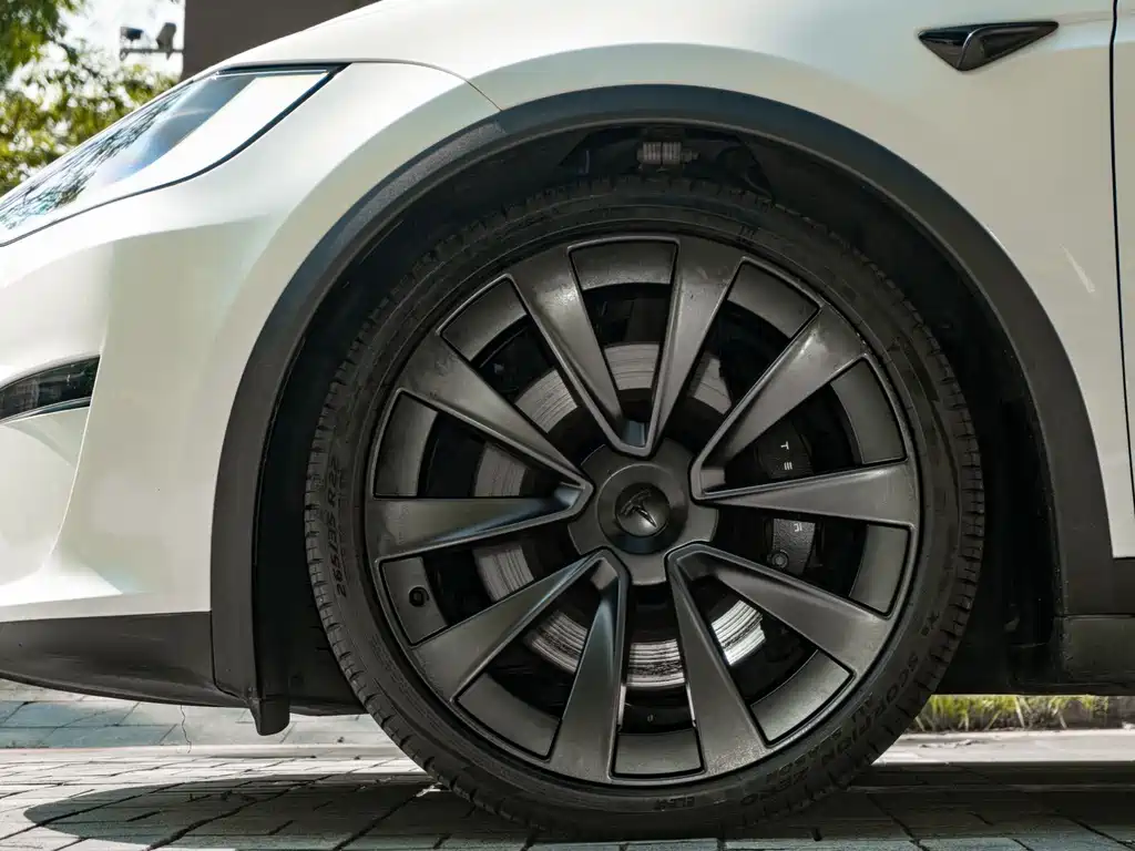Tesla Model X 2023 — фото 19