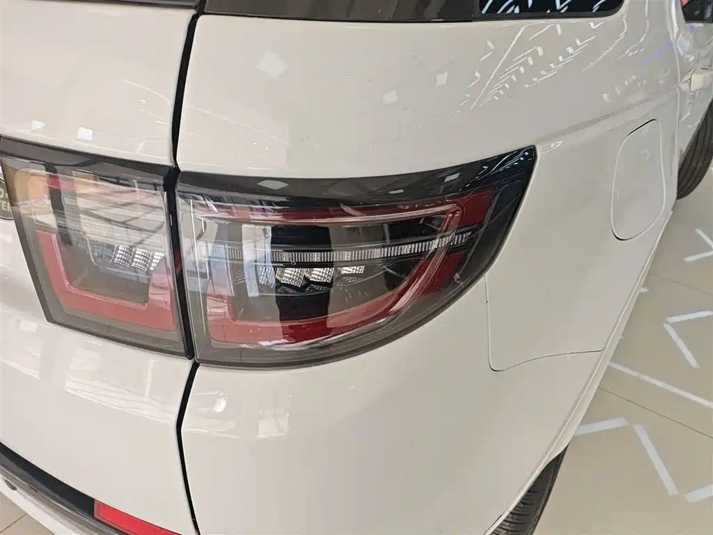 Land Rover Discovery Sport 2021 — фото 8
