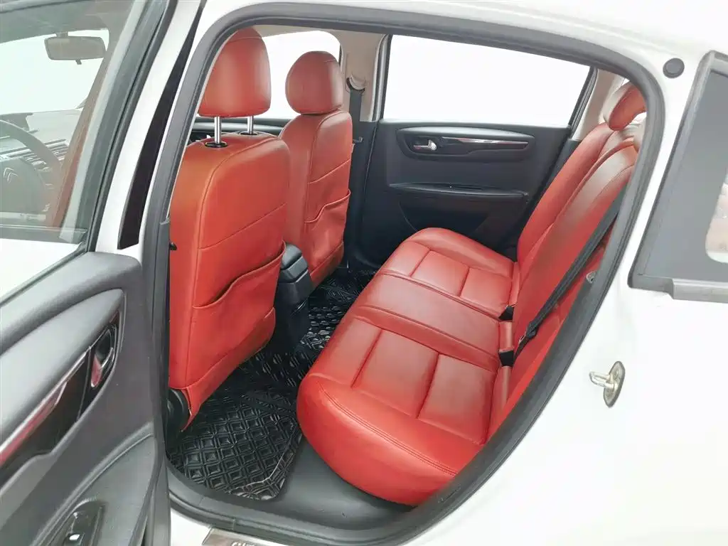 Citroen C-Quatre 2015 — фото 15