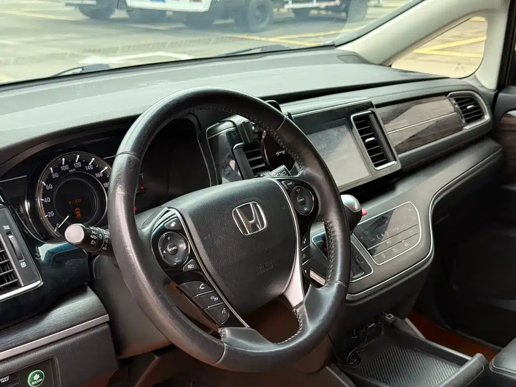 Honda Elysion 2018 — фото 10