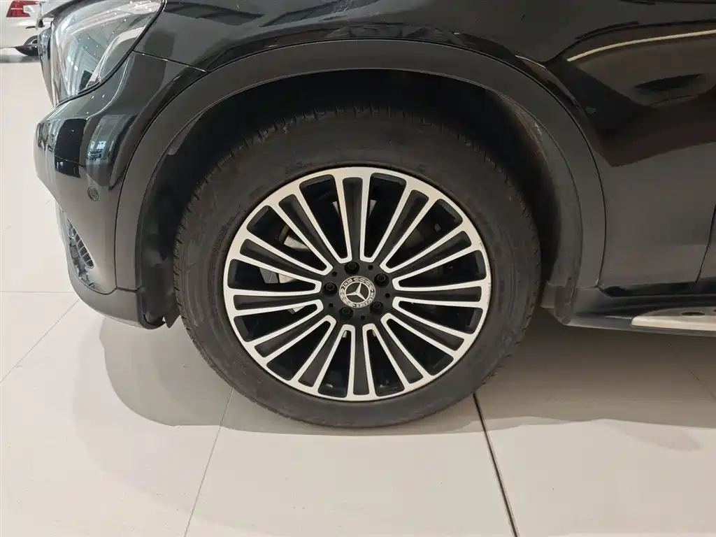 Mercedes-Benz GLC 2018 — фото 25