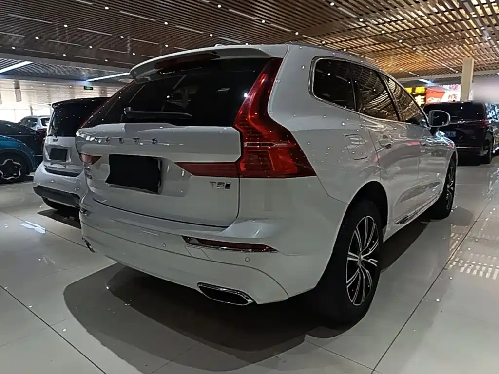 Volvo XC60 2020 — фото 7