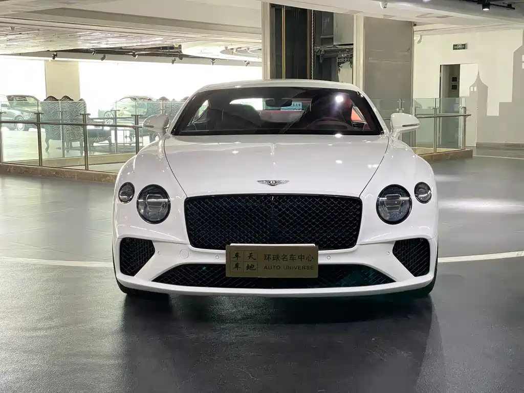 Bentley Continental 2020 — фото 1