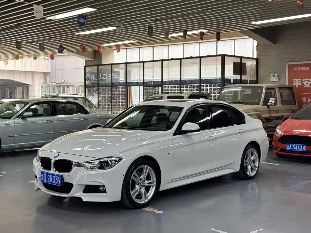 BMW 3 Series 2018 — фото 1