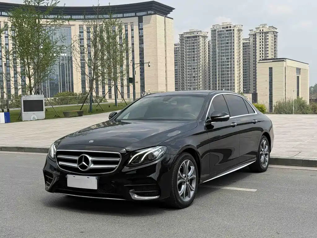Mercedes-Benz E-Class 2020 — фото 18