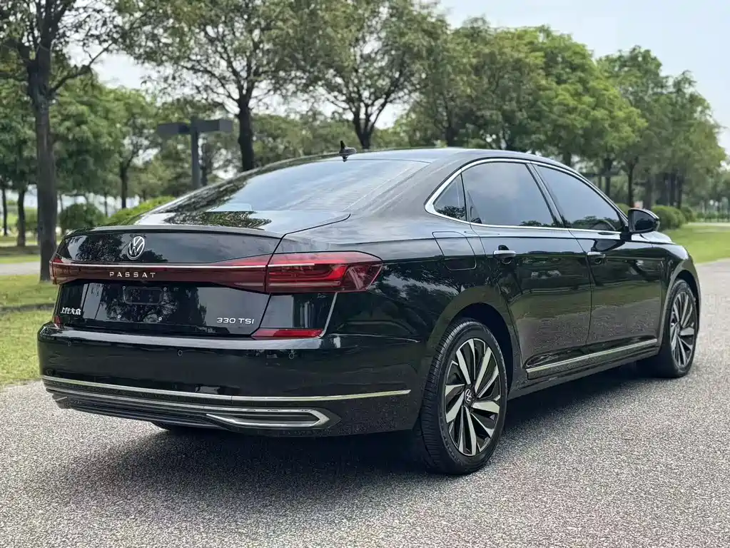 Volkswagen Passat 2022