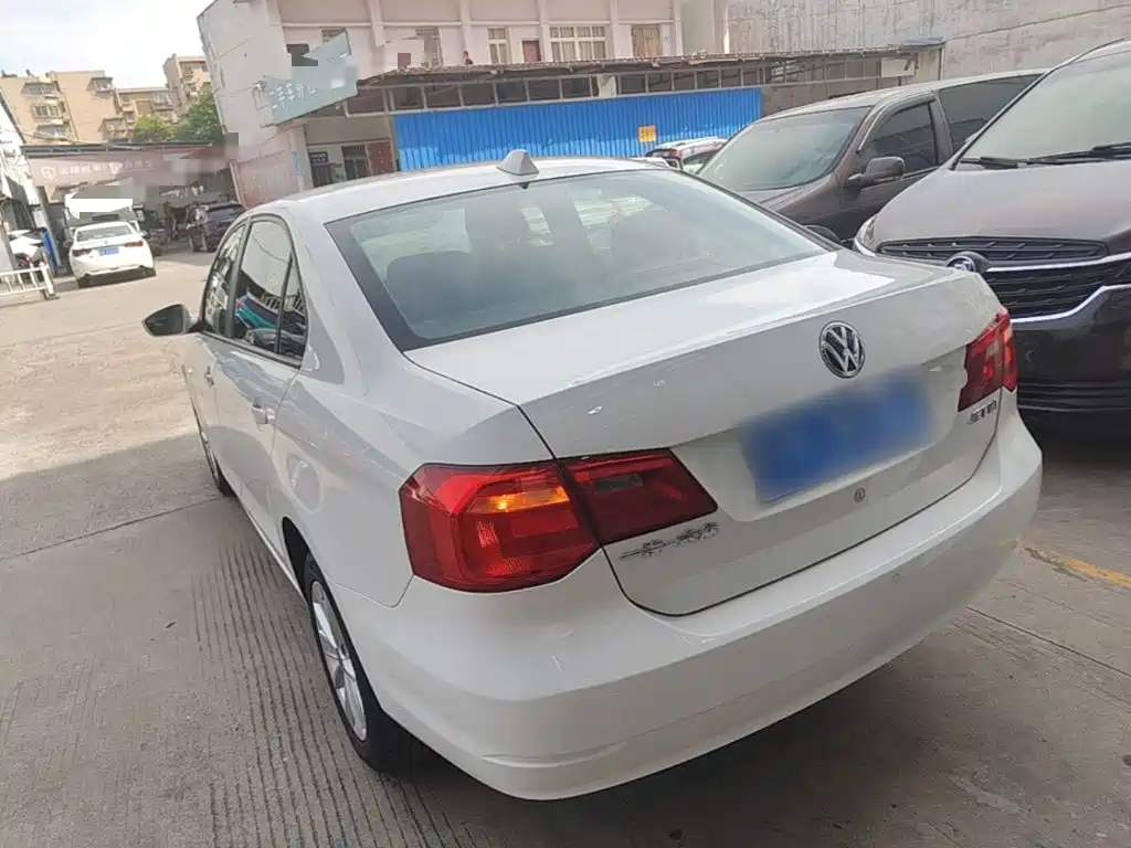 Volkswagen Jetta 2015 — фото 23