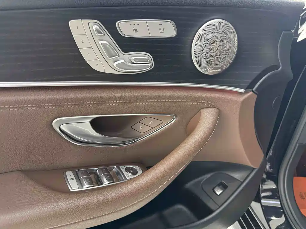 Mercedes-Benz E-Class 2020 — фото 14