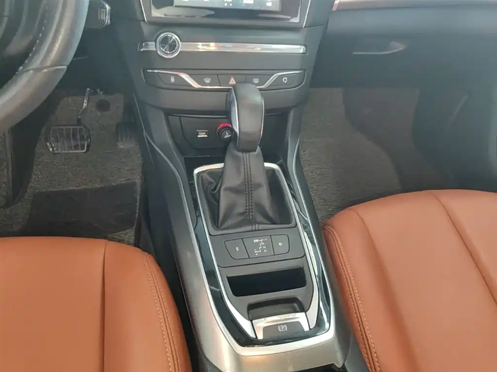 Peugeot 408 2015 — фото 14